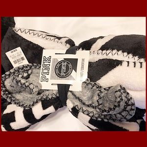 PINK Victoria's Secret Bedding - VS PINK BLANKET PINK Victoria's Secret Bedding - VS PINK BLANKET